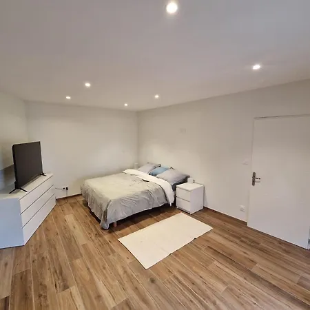 Location 1-2 Sem Max Apartment *
